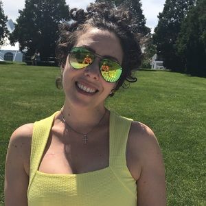 Meet your Posher, Danielle